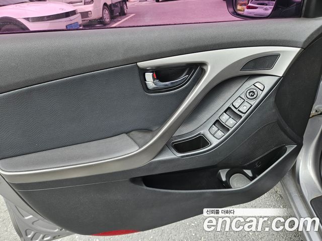 Hyundai AVANTE 2012 — photo 11