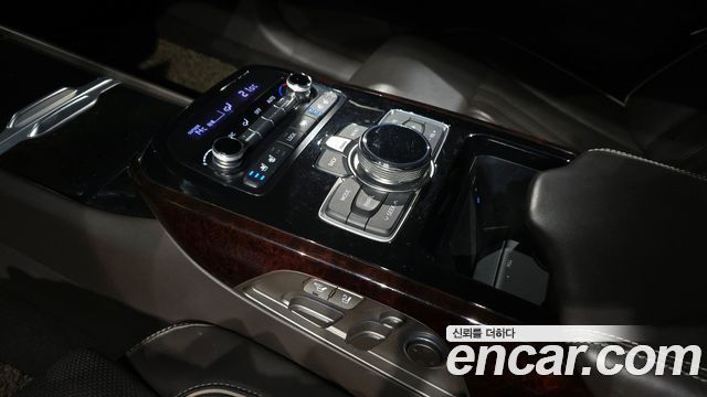 Genesis EQ900 2016 — photo 17
