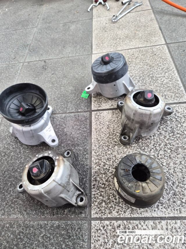 Genesis EQ900 2016 — photo 26