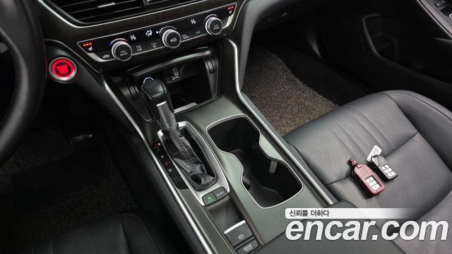 Honda Accord 2019 — photo 9