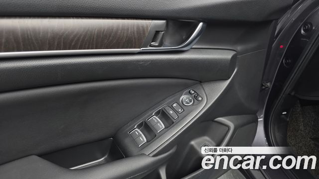 Honda Accord 2019 — photo 17