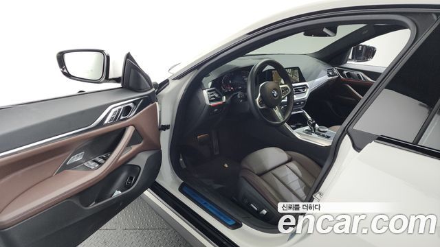 BMW 4-Series 2023 — photo 10