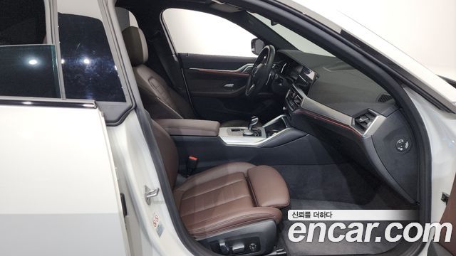 BMW 4-Series 2023 — photo 11