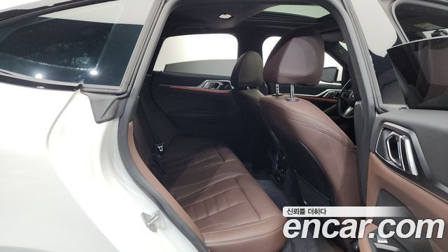 BMW 4-Series 2023 — photo 12