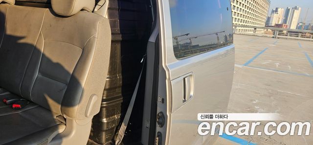 Hyundai Starex 2016 — photo 10