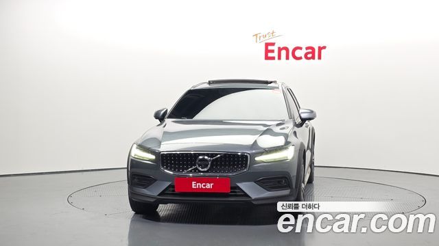 Volvo V60 2021 — photo 3