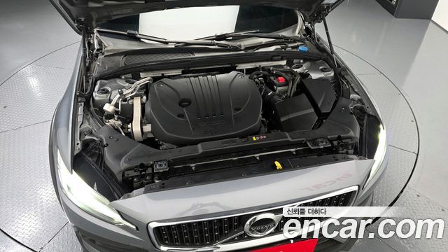 Volvo V60 2021 — photo 6