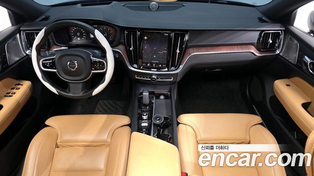 Volvo V60 2021 — photo 7