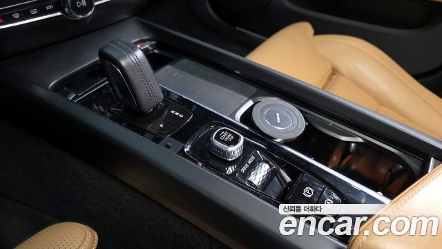 Volvo V60 2021 — photo 9