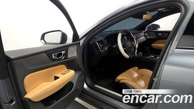 Volvo V60 2021 — photo 10