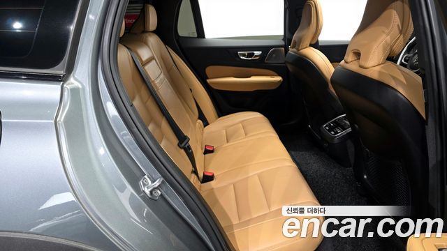 Volvo V60 2021 — photo 12