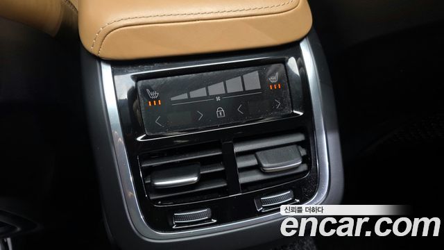 Volvo V60 2021 — photo 18