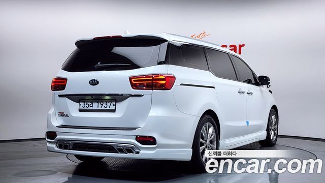 Kia Canival 2019 — photo 2