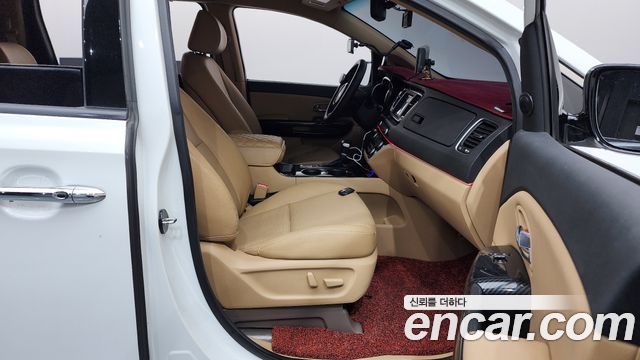 Kia Canival 2019 — photo 11