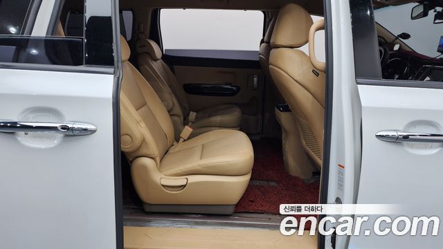 Kia Canival 2019 — photo 12