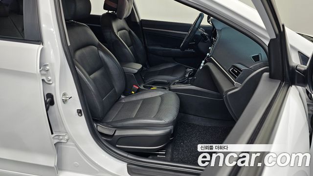 Hyundai AVANTE 2019 — photo 10