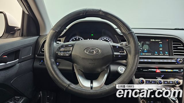 Hyundai AVANTE 2019 — photo 13