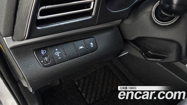Hyundai AVANTE 2019 — photo 14