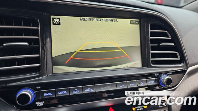 Hyundai AVANTE 2019 — photo 16