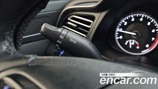Hyundai AVANTE 2019 — photo 17