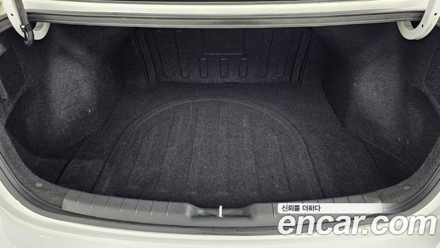 Hyundai AVANTE 2019 — photo 20