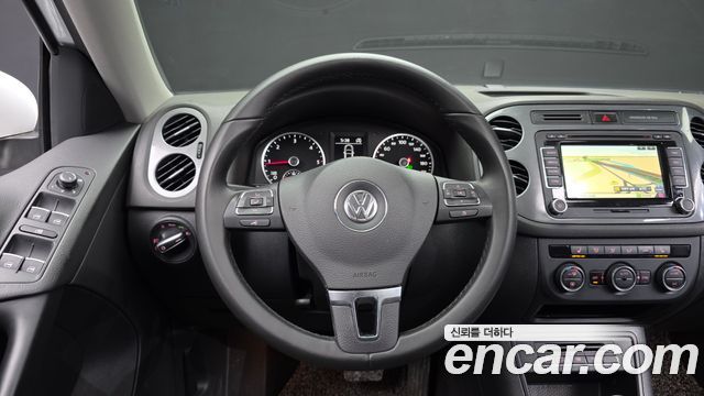 Volkswagen Tiguan 2016 — photo 13