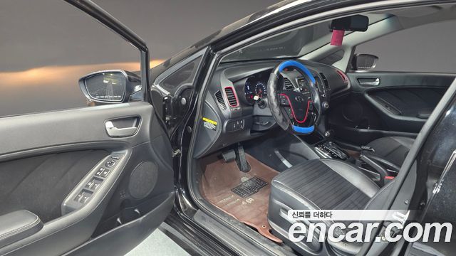 Kia K3 2016 — photo 10