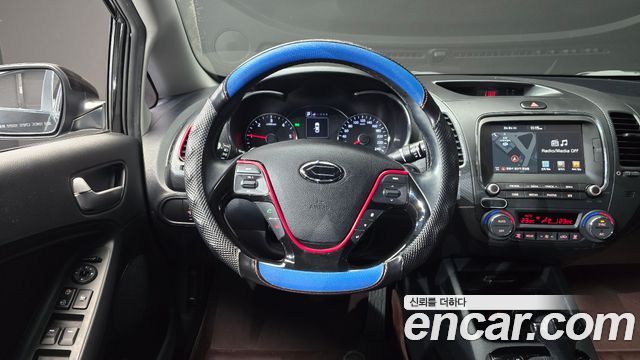 Kia K3 2016 — photo 14