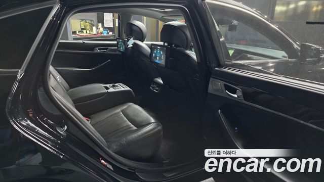 Genesis G80 2017 — photo 12
