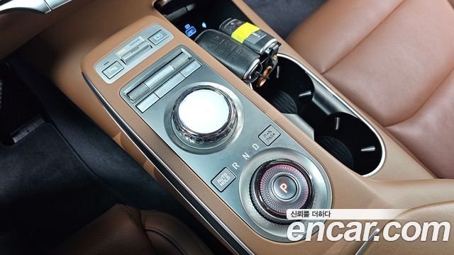 Genesis GV70 2022 — photo 9