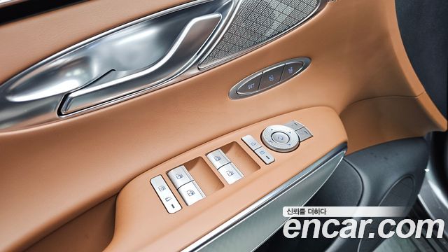 Genesis GV70 2022 — photo 12