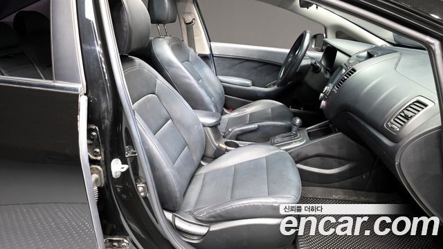 Kia K3 2014 — photo 11