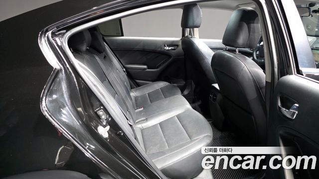 Kia K3 2014 — photo 12