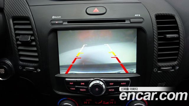 Kia K3 2014 — photo 15