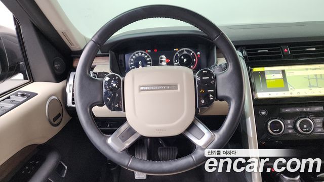 Land Rover Discovery 2019 — photo 13