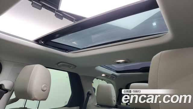 Land Rover Discovery 2019 — photo 19