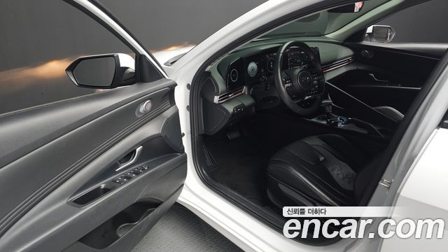 Hyundai AVANTE 2023 — photo 11