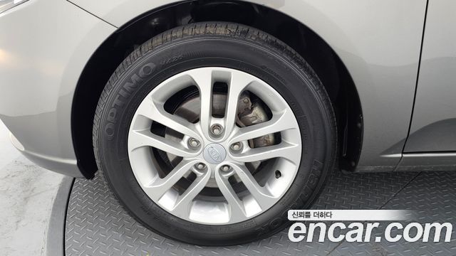 Kia Porte 2011 — photo 5