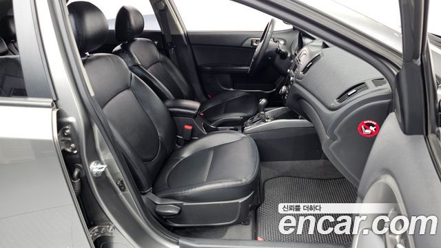 Kia Porte 2011 — photo 10