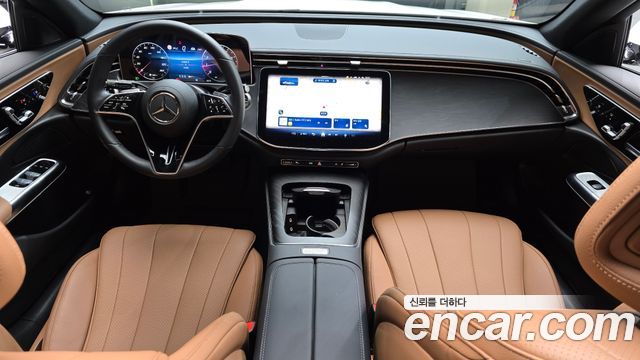 Mercedes-Benz E-Class 2025 — photo 7