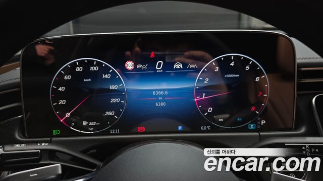 Mercedes-Benz E-Class 2025 — photo 8