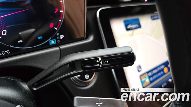 Mercedes-Benz E-Class 2025 — photo 9