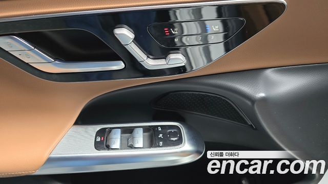 Mercedes-Benz E-Class 2025 — photo 14