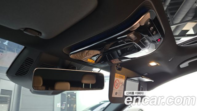 Mercedes-Benz E-Class 2025 — photo 17