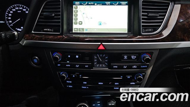 Hyundai Genesis 2015 — photo 17