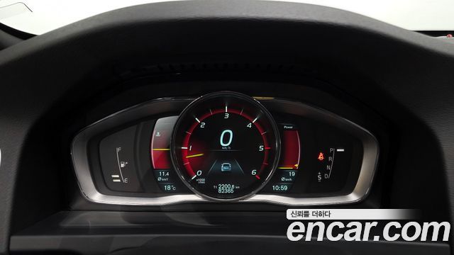 Volvo S60 2014 — photo 8