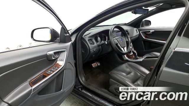 Volvo S60 2014 — photo 10