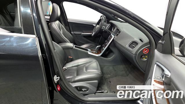 Volvo S60 2014 — photo 11
