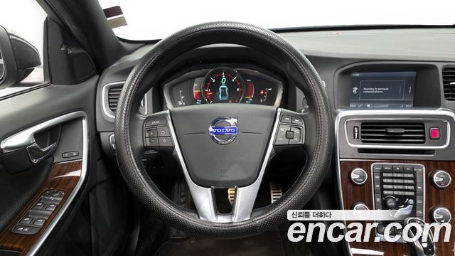Volvo S60 2014 — photo 13