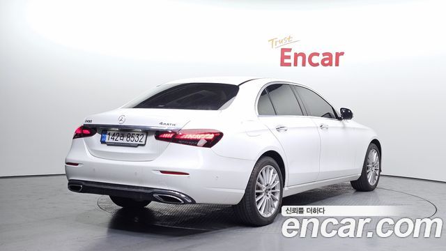 Mercedes-Benz E-Class 2022 — photo 2